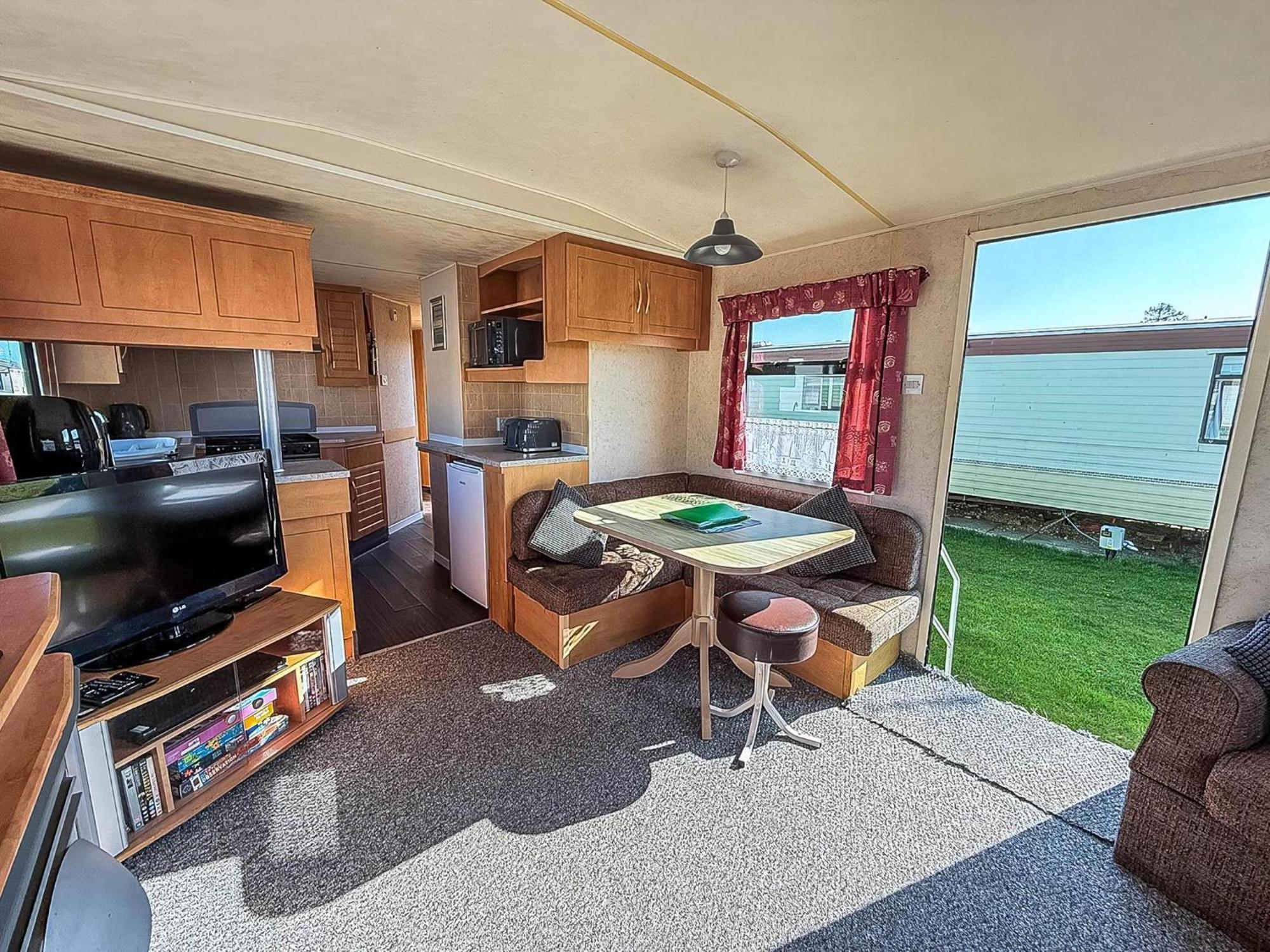 8 Berth Caravan With Free Wifi At Heacham Holiday Park In Norfolk Ref 21008E Exterior foto